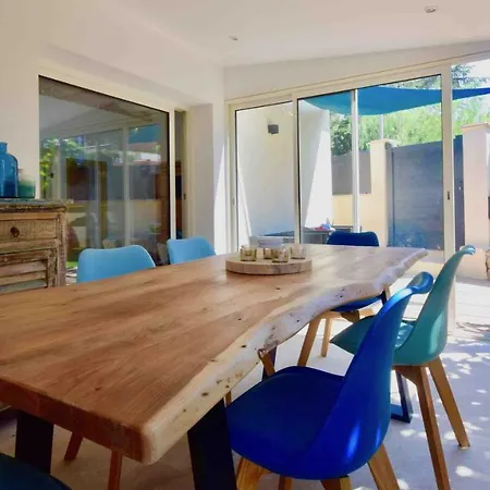 Charmante Maison Centre-ville Sainte-maxime, Plages A 2 Pas 펜션 *