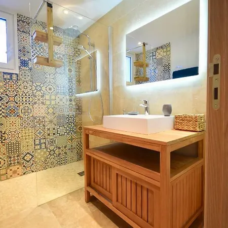Charmante Maison Centre-ville Sainte-maxime, Plages A 2 Pas Holiday home Sainte-Maxime