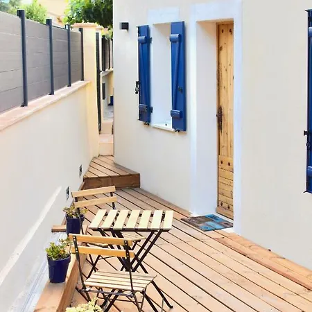 Charmante Maison Centre-ville Sainte-maxime, Plages A 2 Pas 펜션